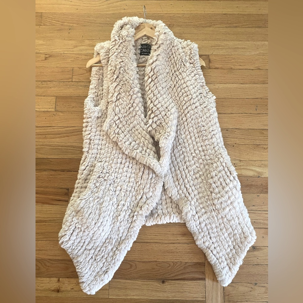Cabo Dolce Faux Fur cream vest. Size Medium